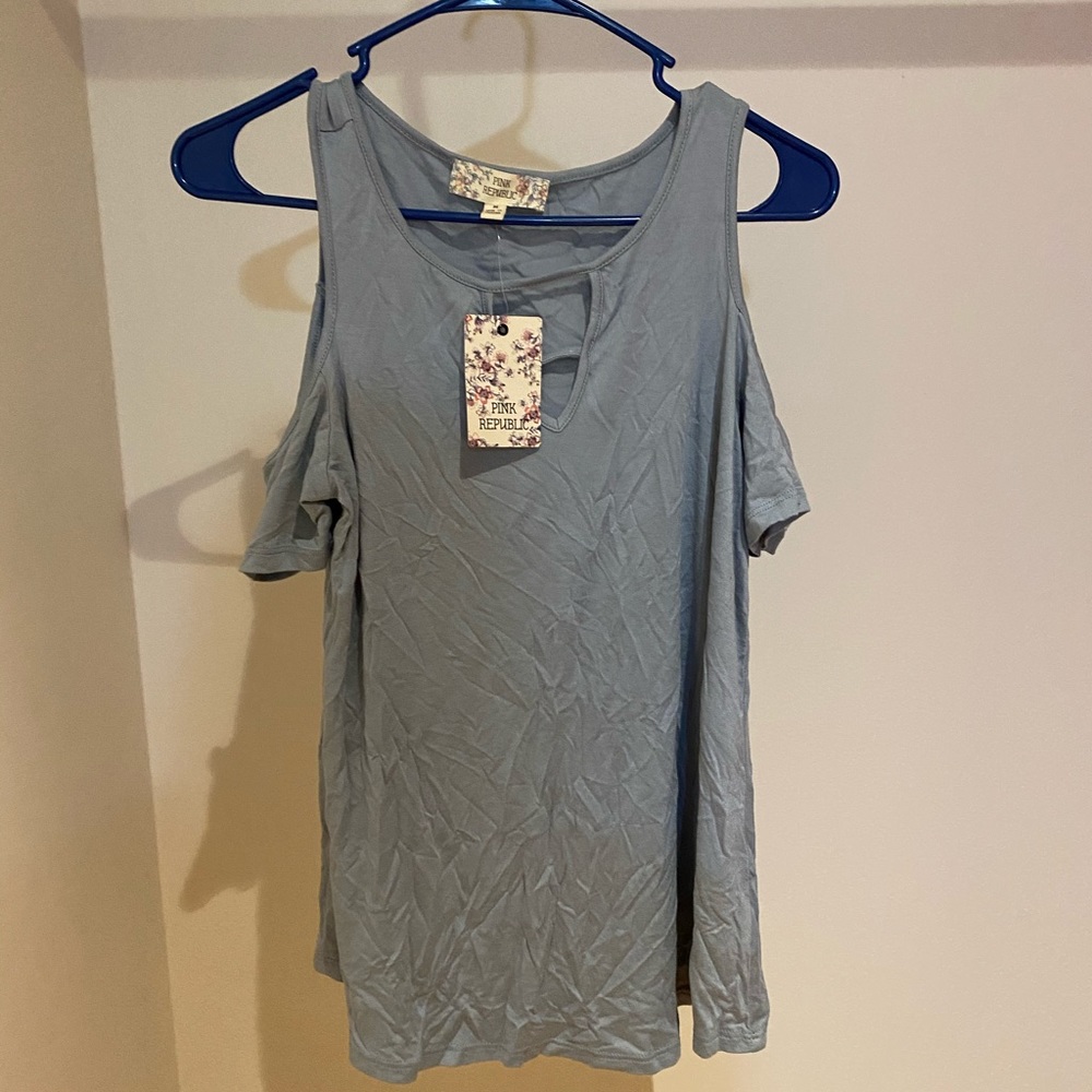 NWT cold shoulder top